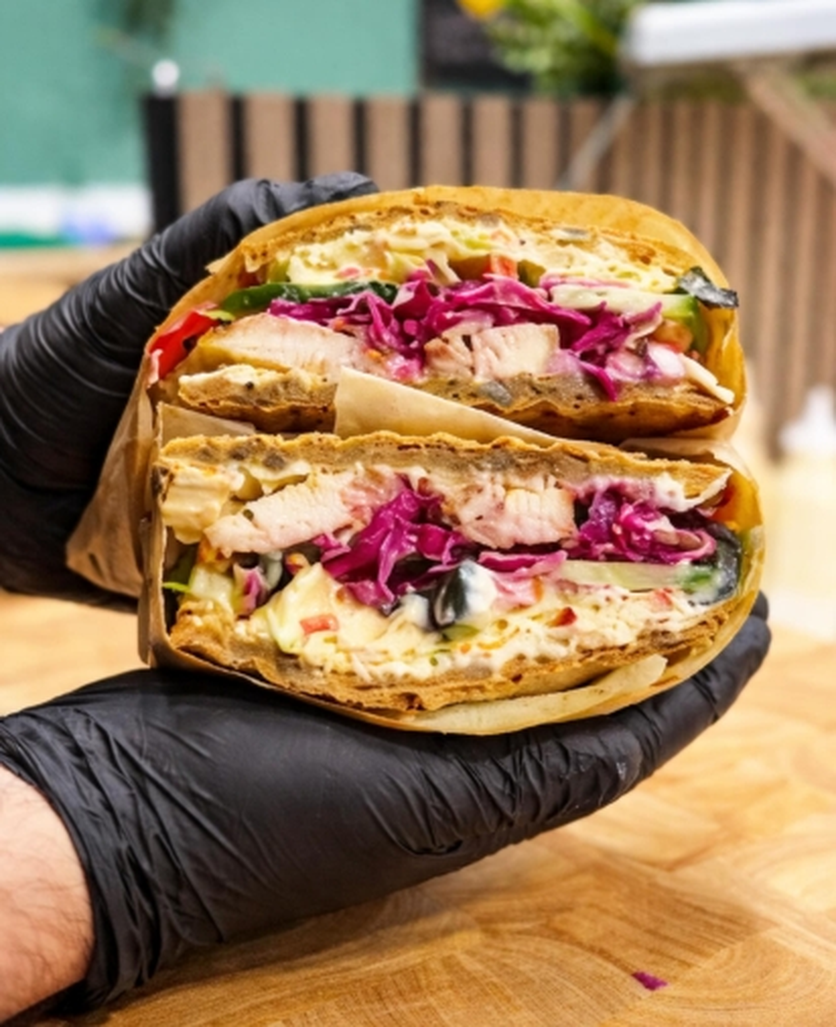 Lækker og mættende frisksmurt sandwich med friske grøntsager