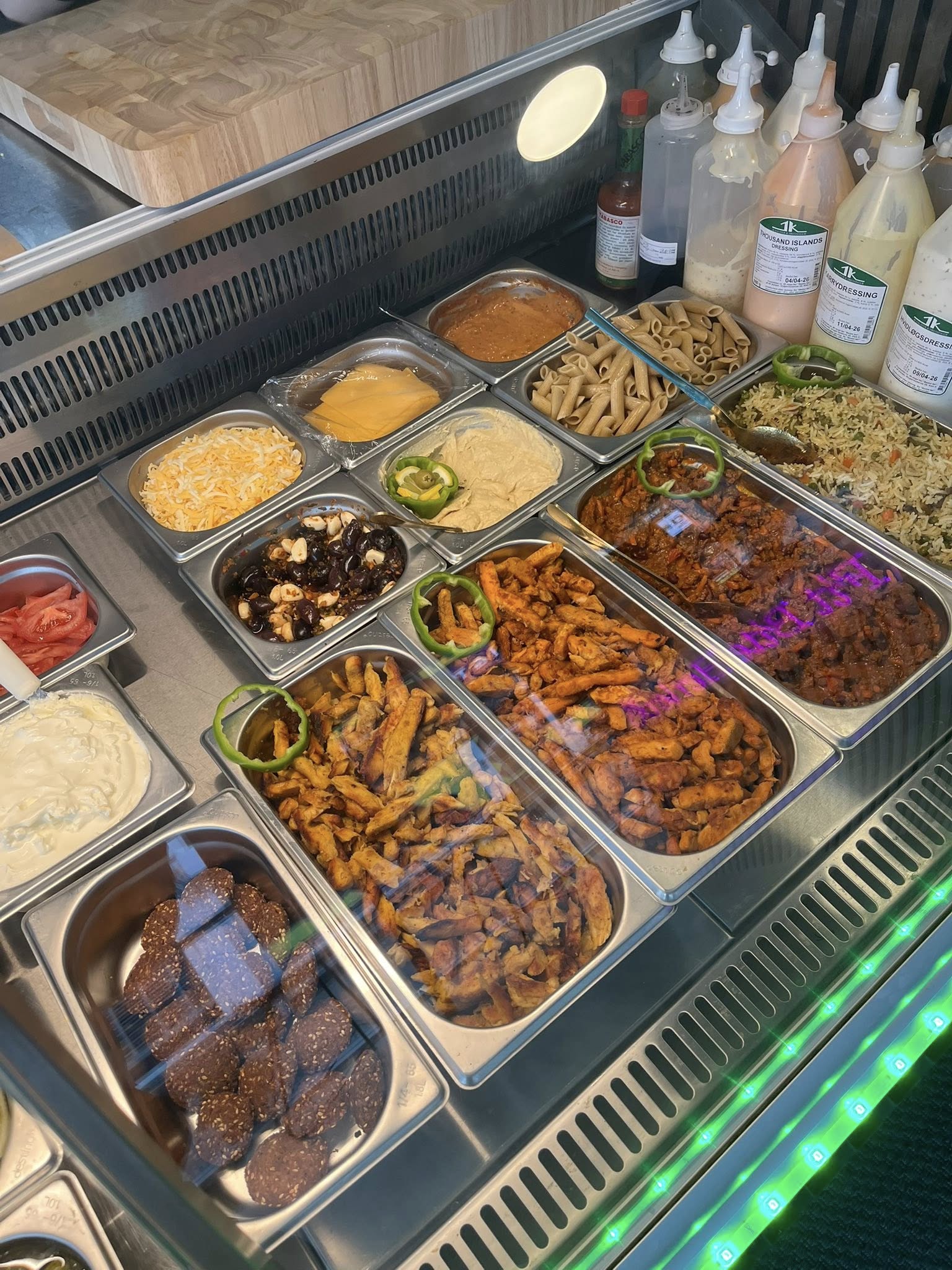 Stort udvalg af friske råvarer til bowls og salater hos FitBite Herlev